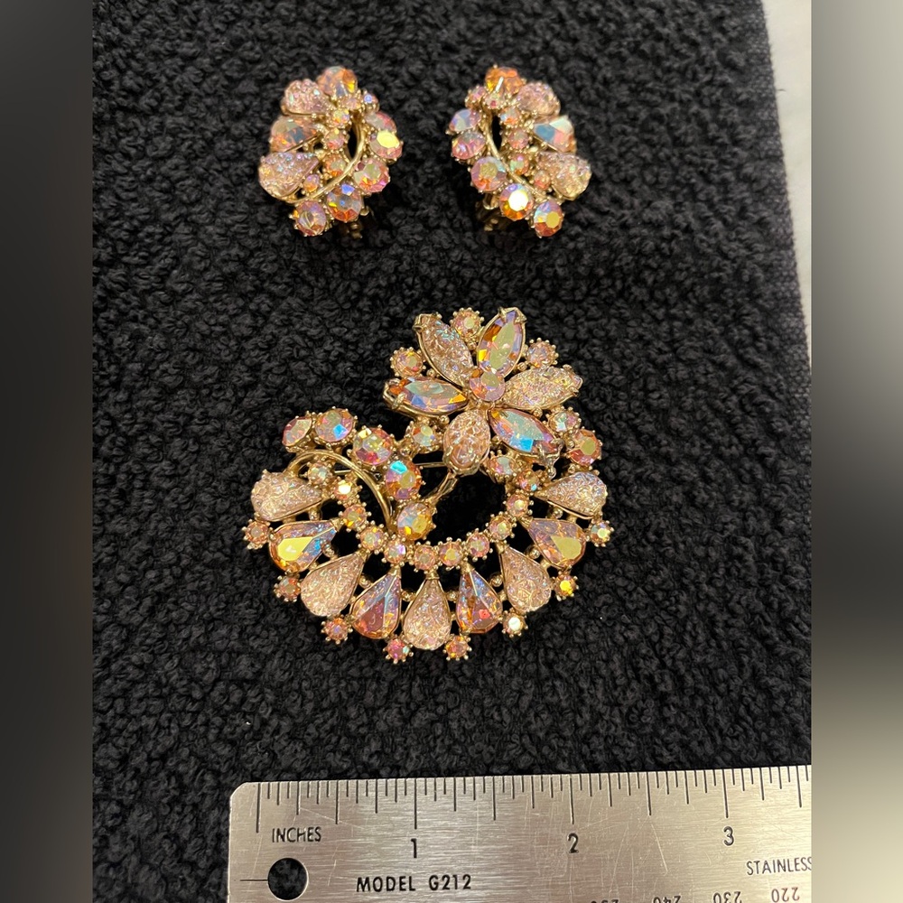 Elegant Gold and Pink Crystal Brooch & Earrings Set